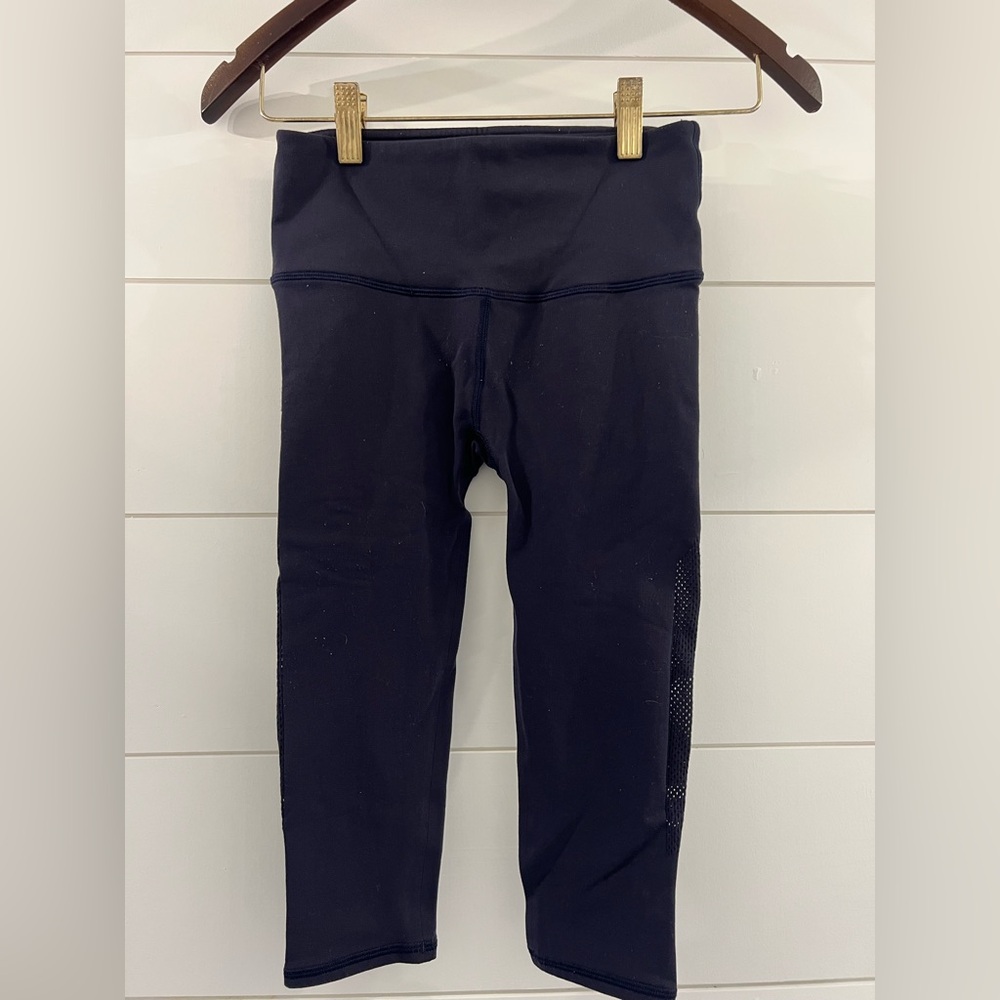 lululemon athletica deep purple mesh side sz 4 legging